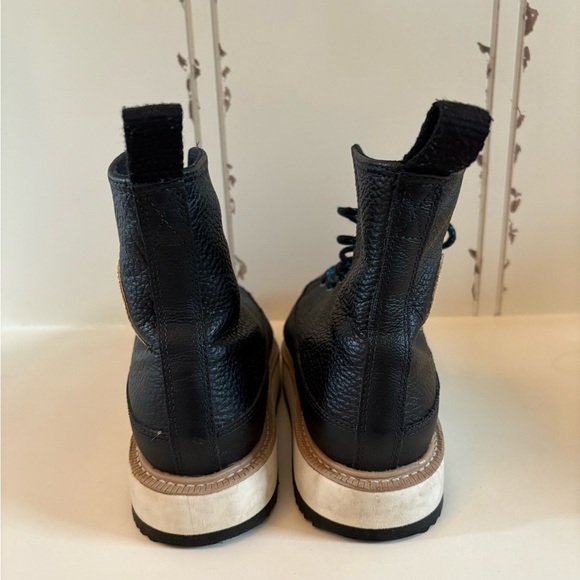 Converse Chuck Taylor Boot Black High-Top - Picture 8 of 10